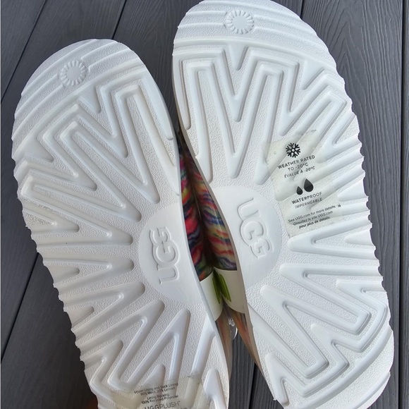 UGG Classic Clear Mini Pixelate - Picture 6 of 10